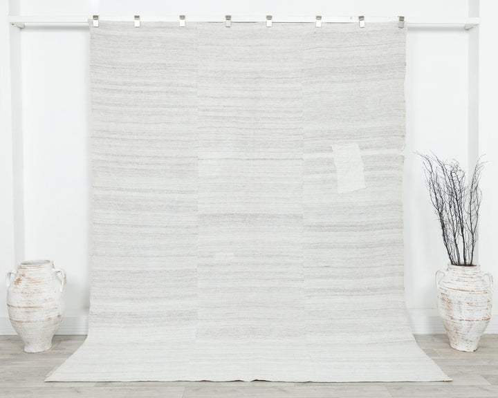 White Kilim Rug 6' 9" x 8' 7" | No. VR10327