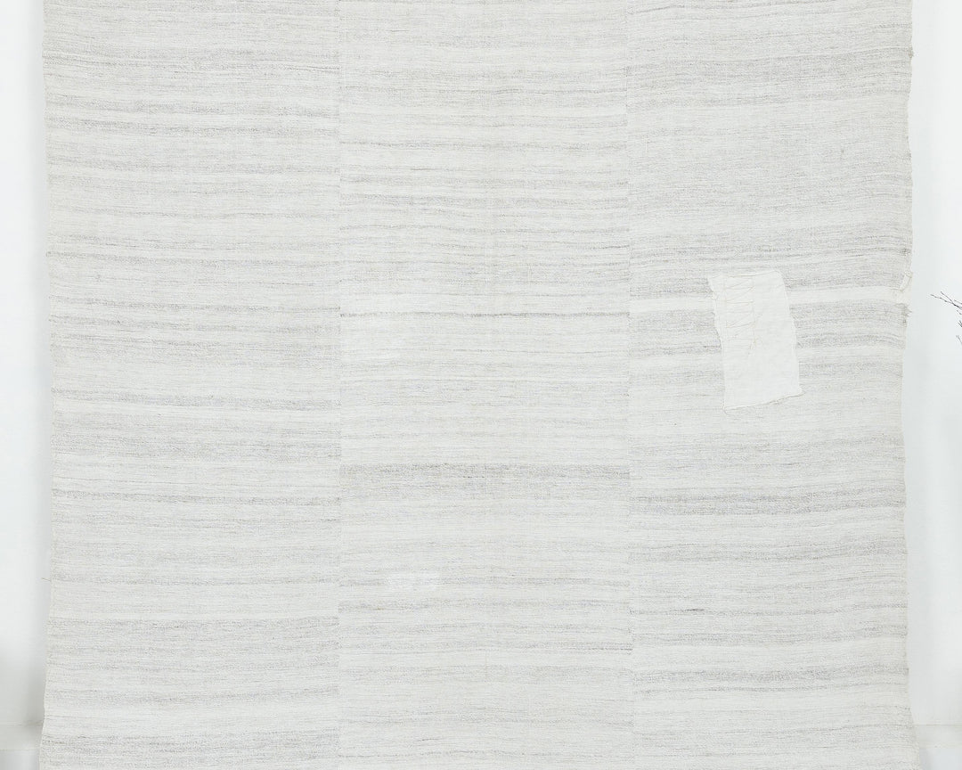 White Kilim Rug 6' 9" x 8' 7" | No. VR10327