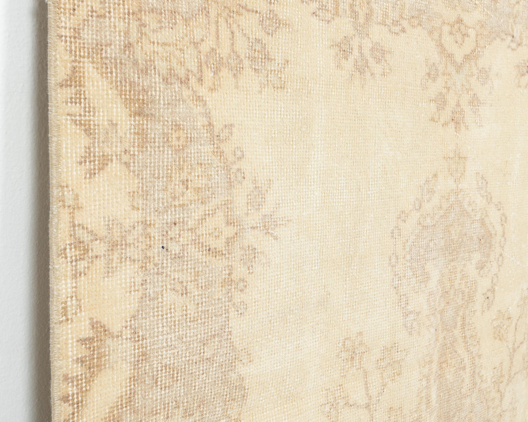 Beige Oushak Rug 6' 9" x 3' 10" | No. VR84030