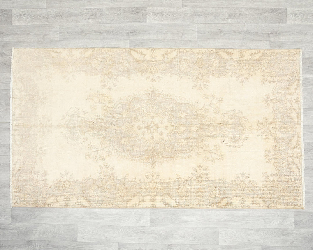Beige Oushak Rug 6' 9" x 3' 10" | No. VR84030