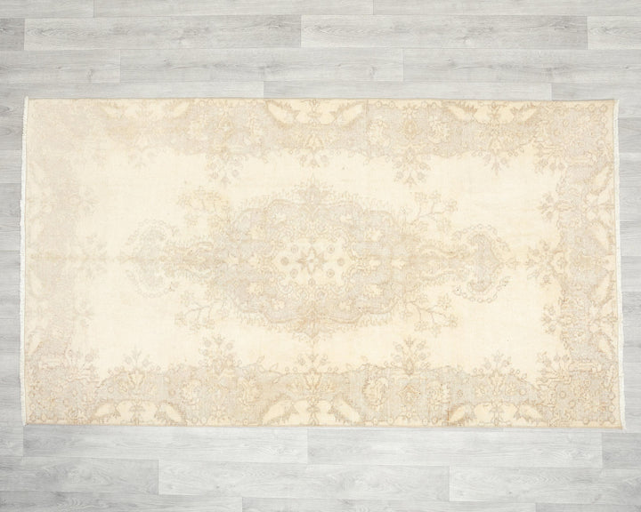 Beige Oushak Rug 6' 9" x 3' 10" | No. VR84030