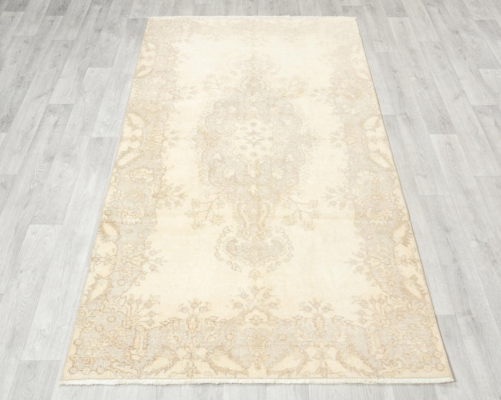 Beige Oushak Rug 6' 9" x 3' 10" | No. VR84030