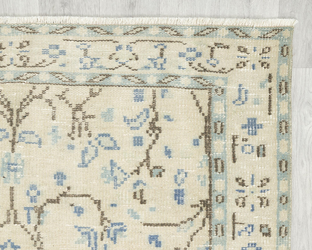 Beige Oushak Rug 3' 11" x 7' 3" | No. VR21117