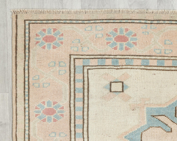Beige Oushak Rug 3' 11" x 5' 6" | No. VR61558