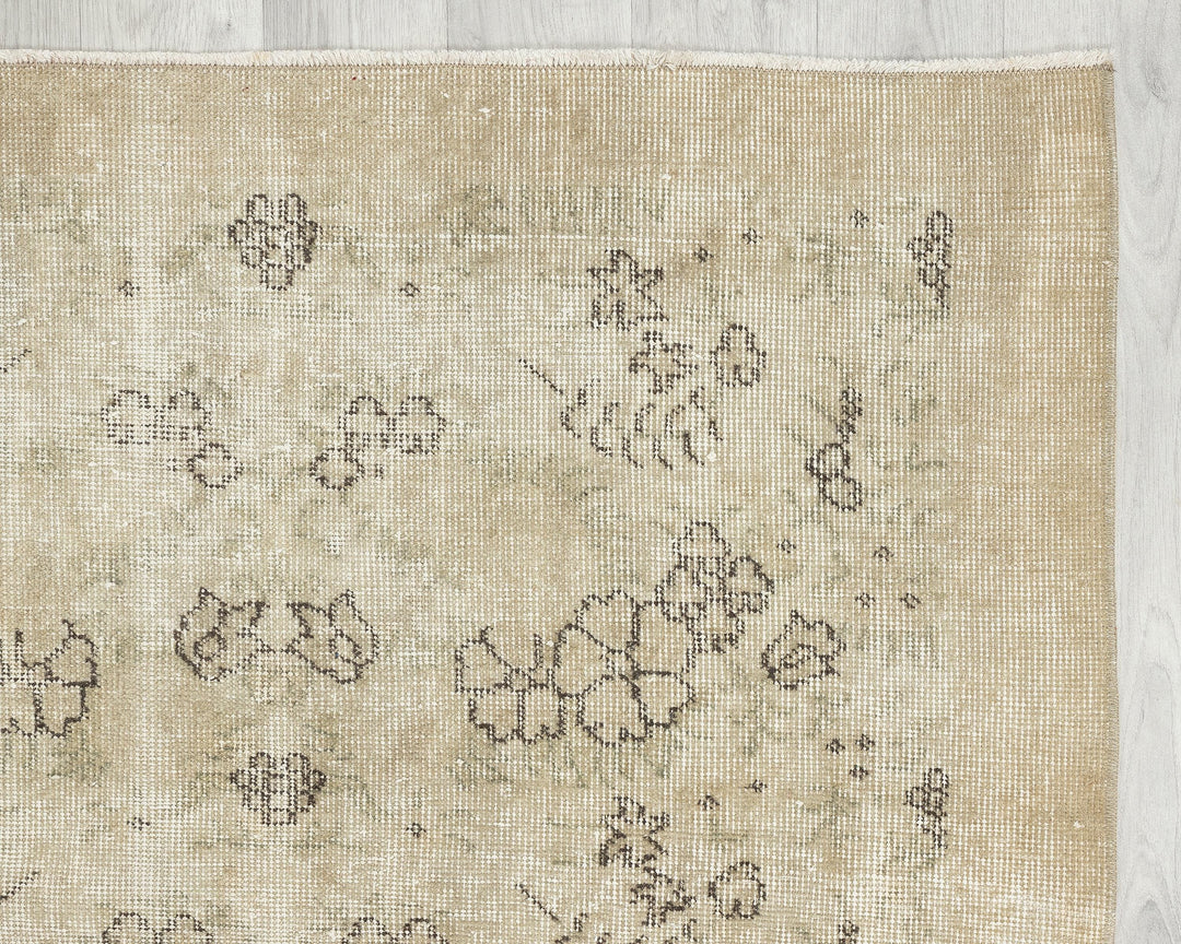 Beige Oushak Rug 6' 8" x 3' 9" | No. VR97662