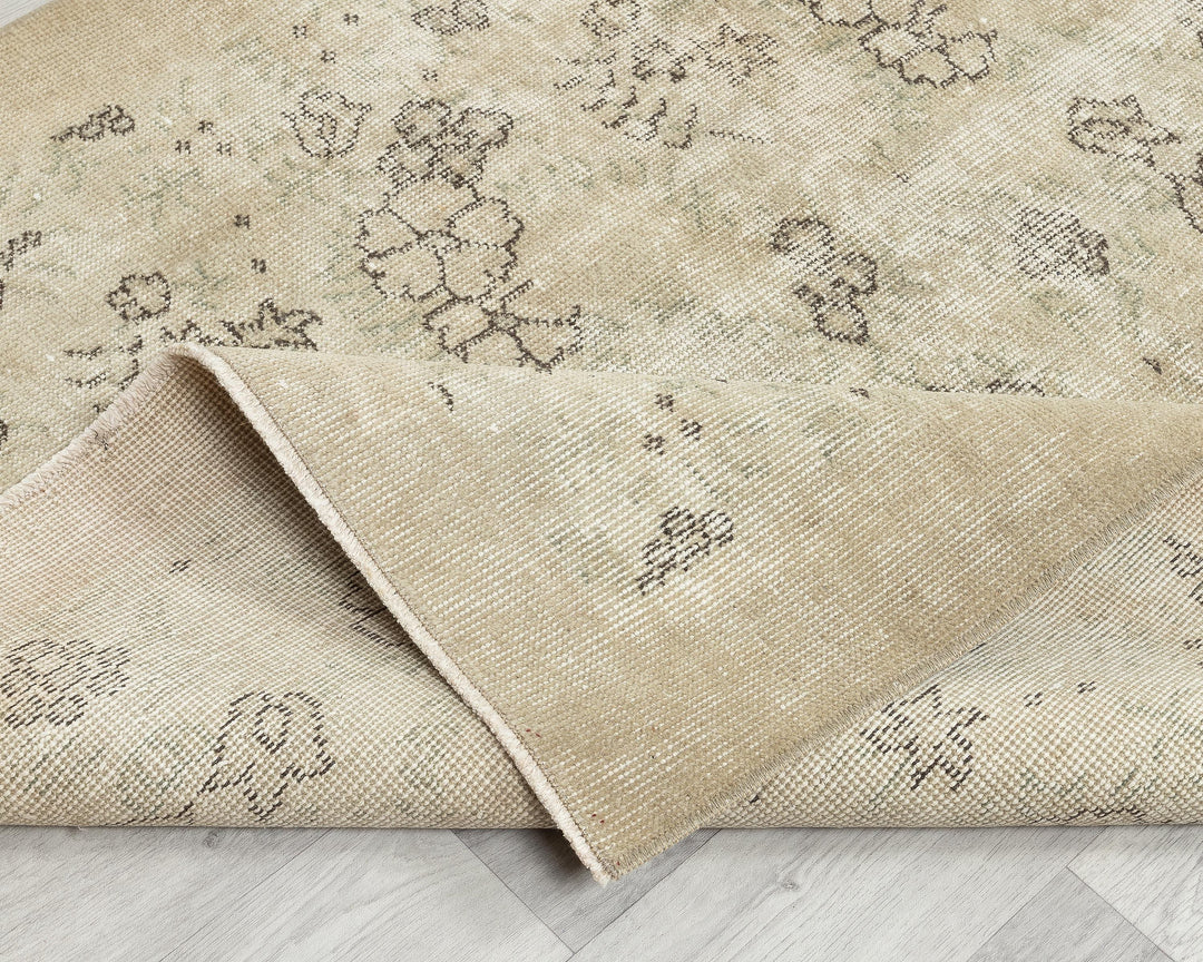 Beige Oushak Rug 6' 8" x 3' 9" | No. VR97662