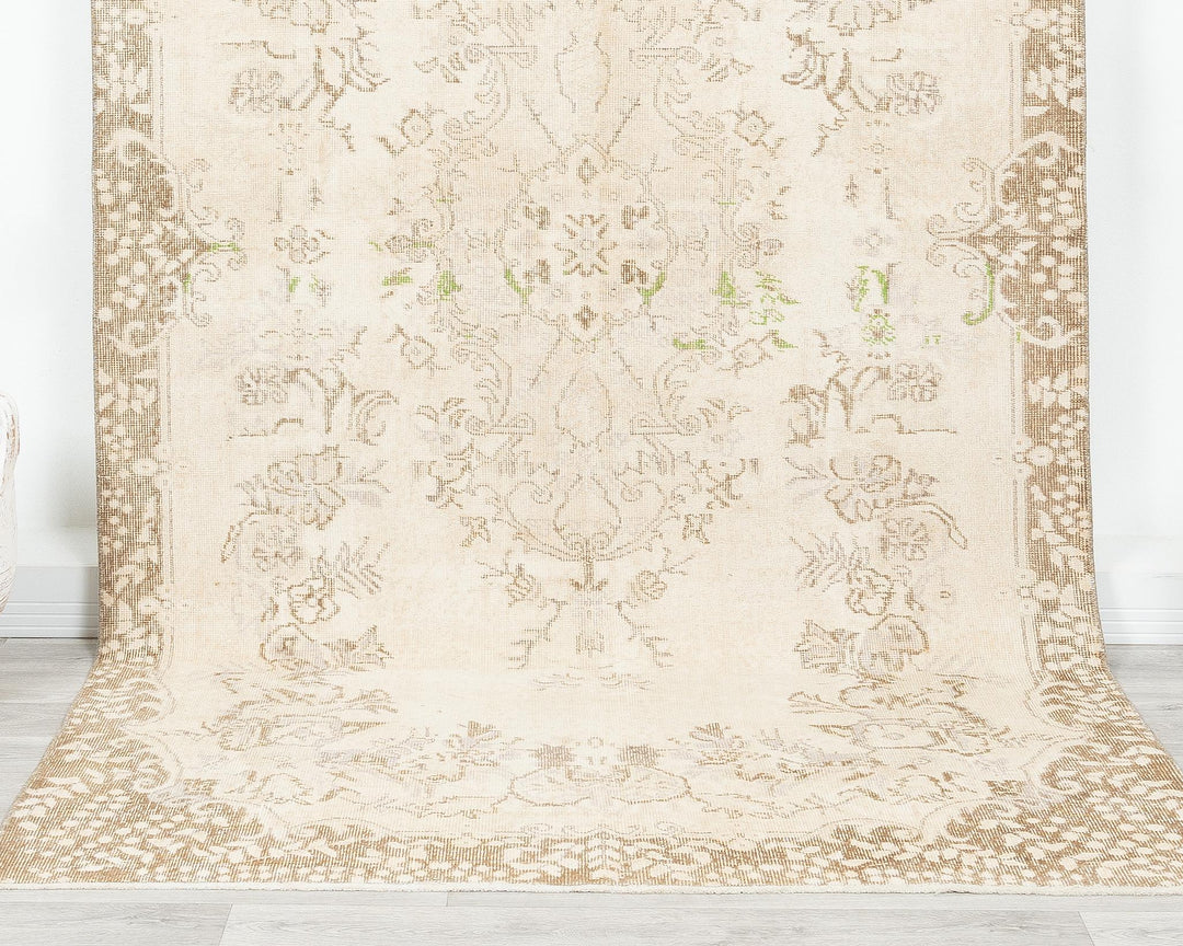 Brown Oushak Rug 9' 5" x 4' 11" | No. VR85519