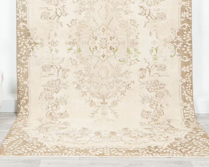 Brown Oushak Rug 9' 5" x 4' 11" | No. VR85519
