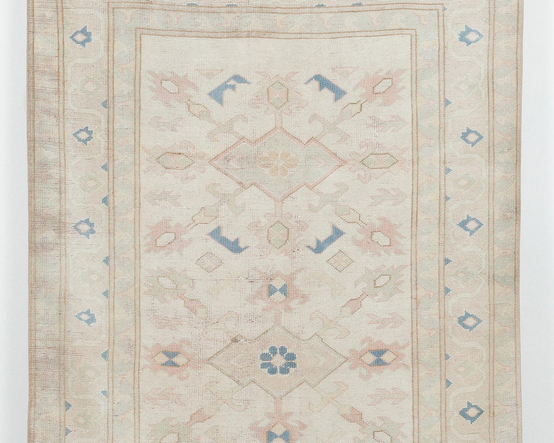 Beige Oushak Rug 8' 2" x 4' 9" | No. VR23822
