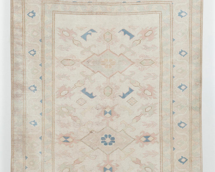 Beige Oushak Rug 8' 2" x 4' 9" | No. VR23822