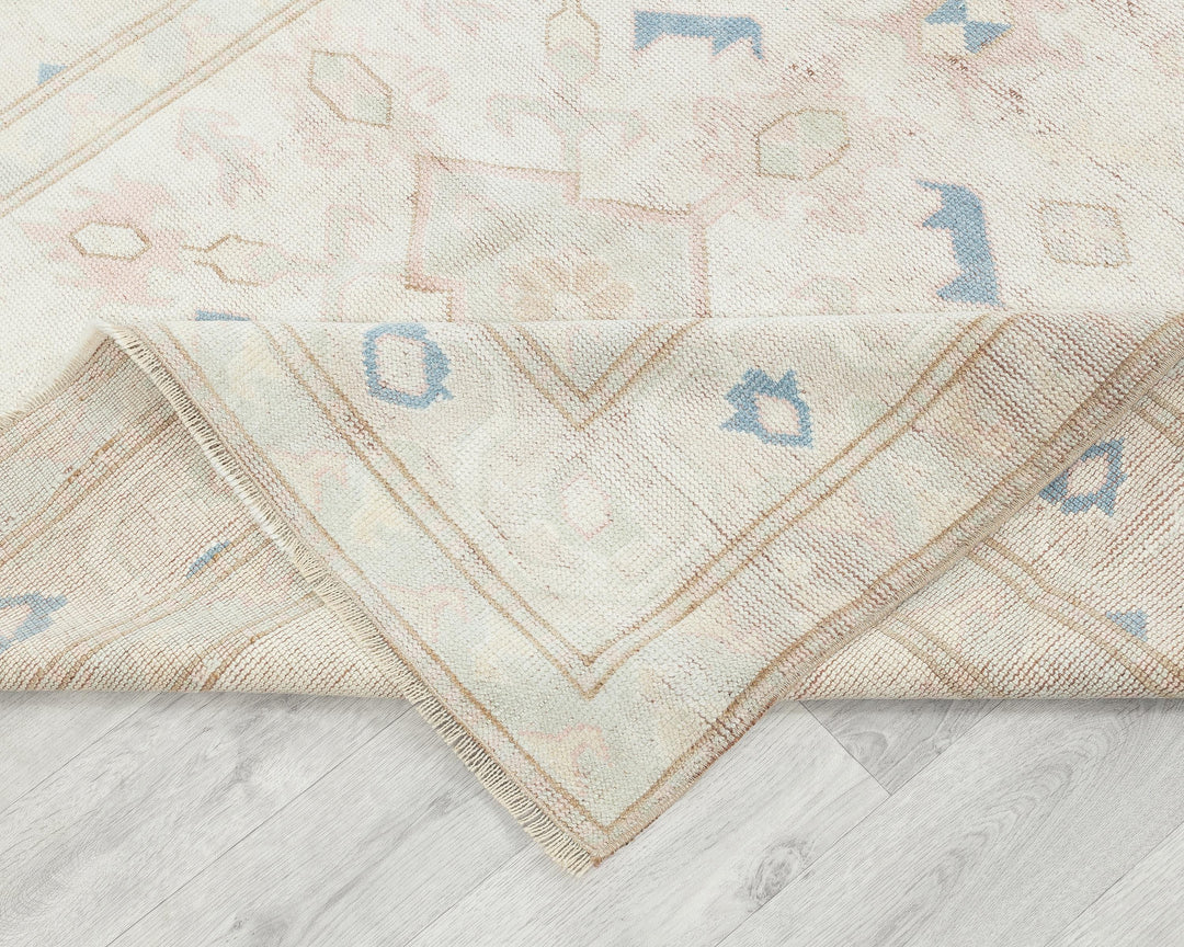 Beige Oushak Rug 8' 2" x 4' 9" | No. VR23822