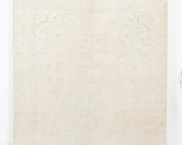 Beige Oushak Rug 9' 9" x 5' 9" | No. VR42867
