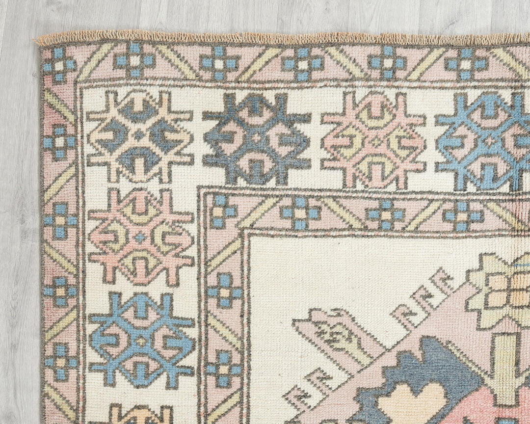 Faded Oushak Rug 7' 10" x 5' 5" | No. VR57354