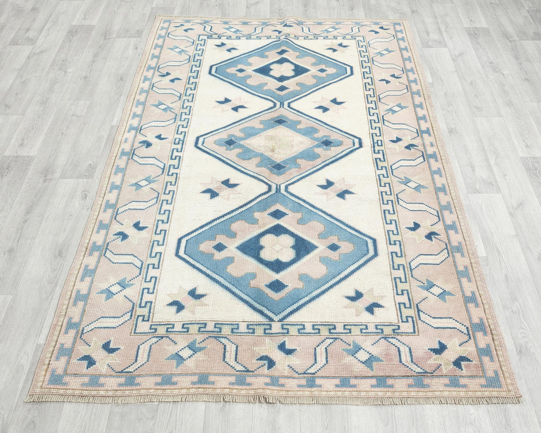 Neutral Oushak Rug 4' 4" x 6' 7" | No. VR40455