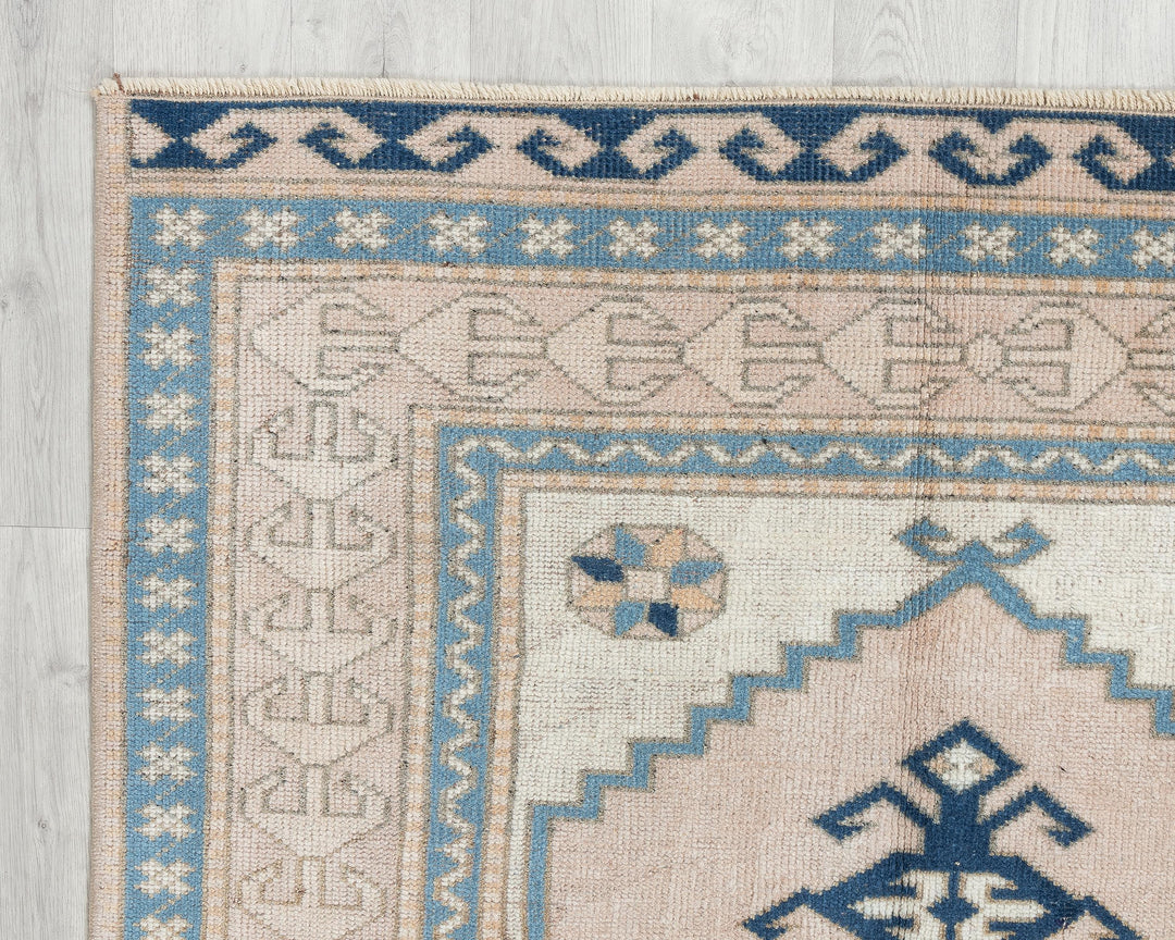 Beige Oushak Rug 4' 1" x 6' 1" | No. VR93814