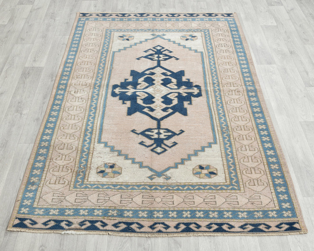 Beige Oushak Rug 4' 1" x 6' 1" | No. VR93814