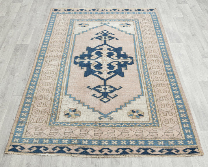 Beige Oushak Rug 4' 1" x 6' 1" | No. VR93814