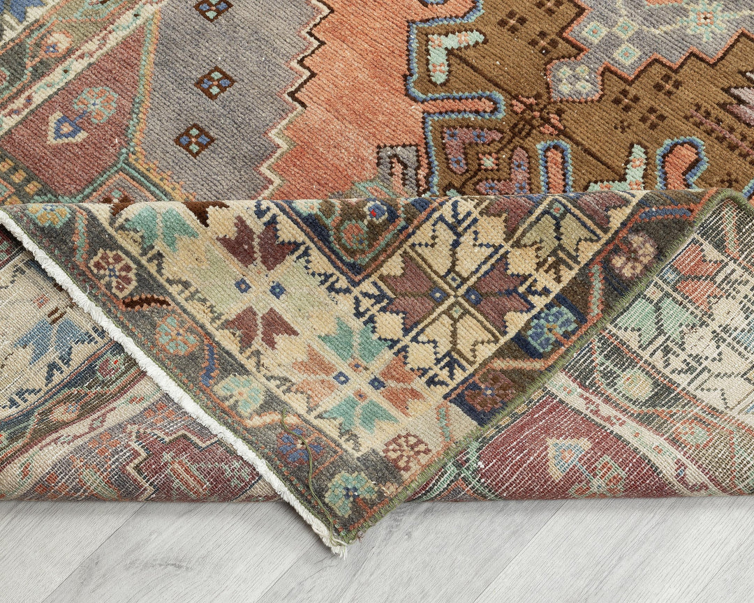 Oushak Rug 7' 10" x 3' 11" | No. VR34156