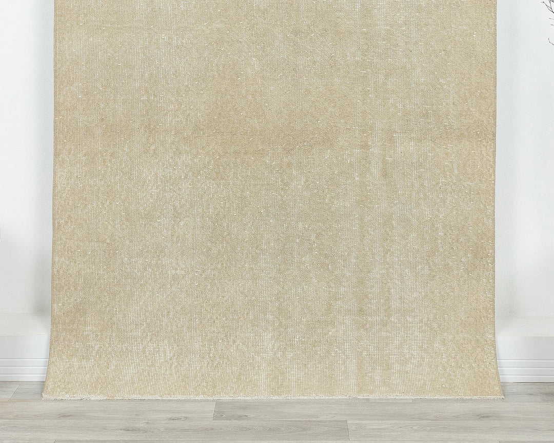 Beige Oushak Rug 6' 10" x 3' 9" | No. VR42566