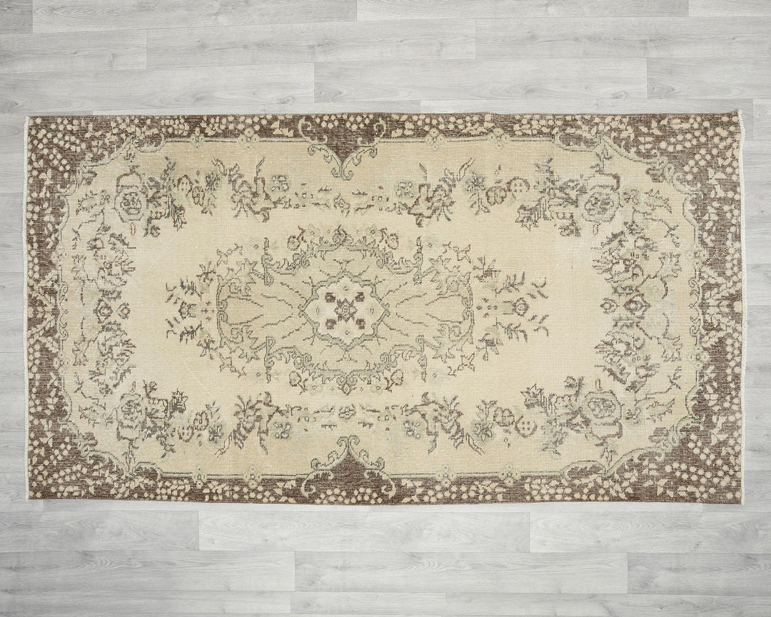 Beige Oushak Rug 3' 11" x 7' 1" | No. VR83106
