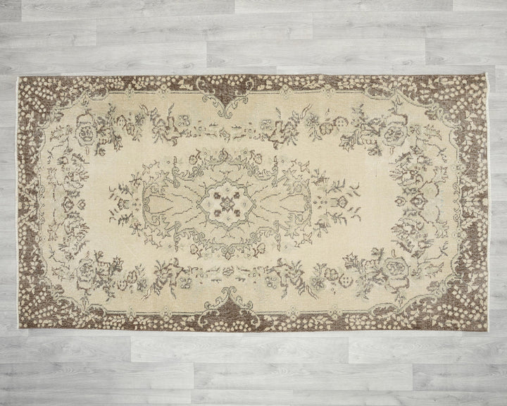 Beige Oushak Rug 3' 11" x 7' 1" | No. VR83106