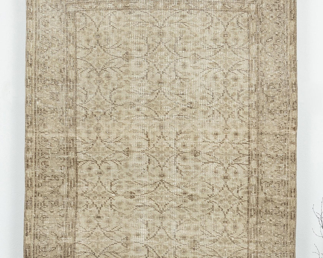 Beige Oushak Rug 0' 4" x 6' 9" | No. VR99982