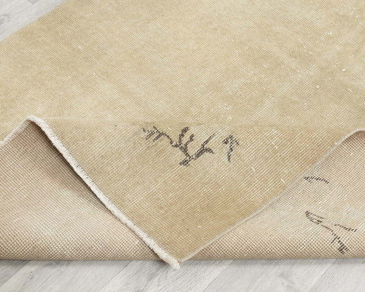 Beige Oushak Rug 3' 7" x 6' 7" | No. VR21621