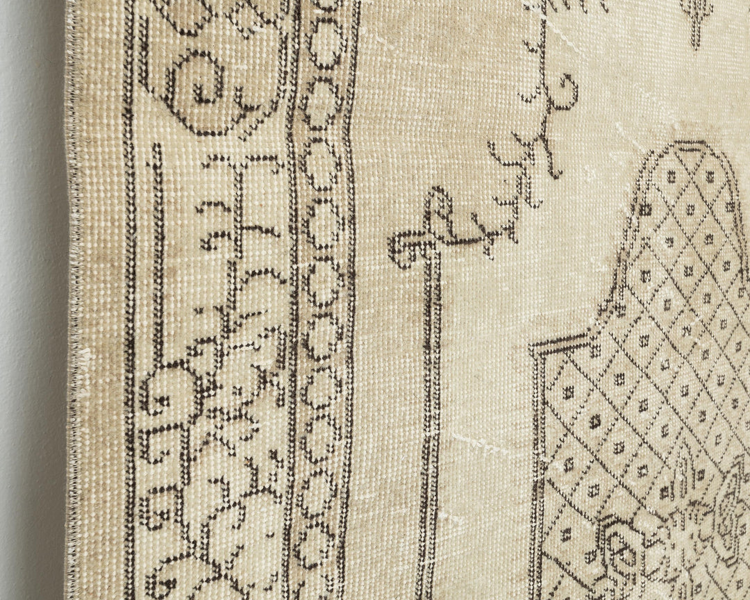 Beige Oushak Rug 6' 9" x 3' 9" | No. VR64995