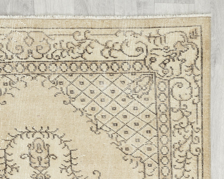 Beige Oushak Rug 6' 9" x 3' 9" | No. VR64995