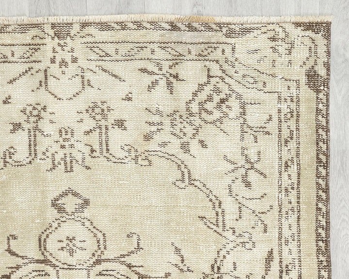 Beige Oushak Rug 3' 7" x 6' 5" | No. VR16235