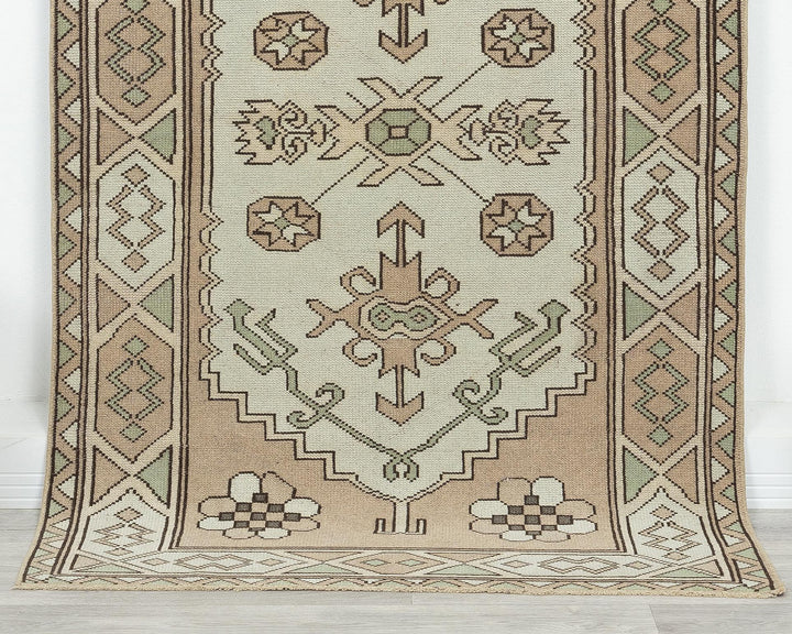 Neutral Oushak Rug 3' 8" x 5' 11" | No. VR53716