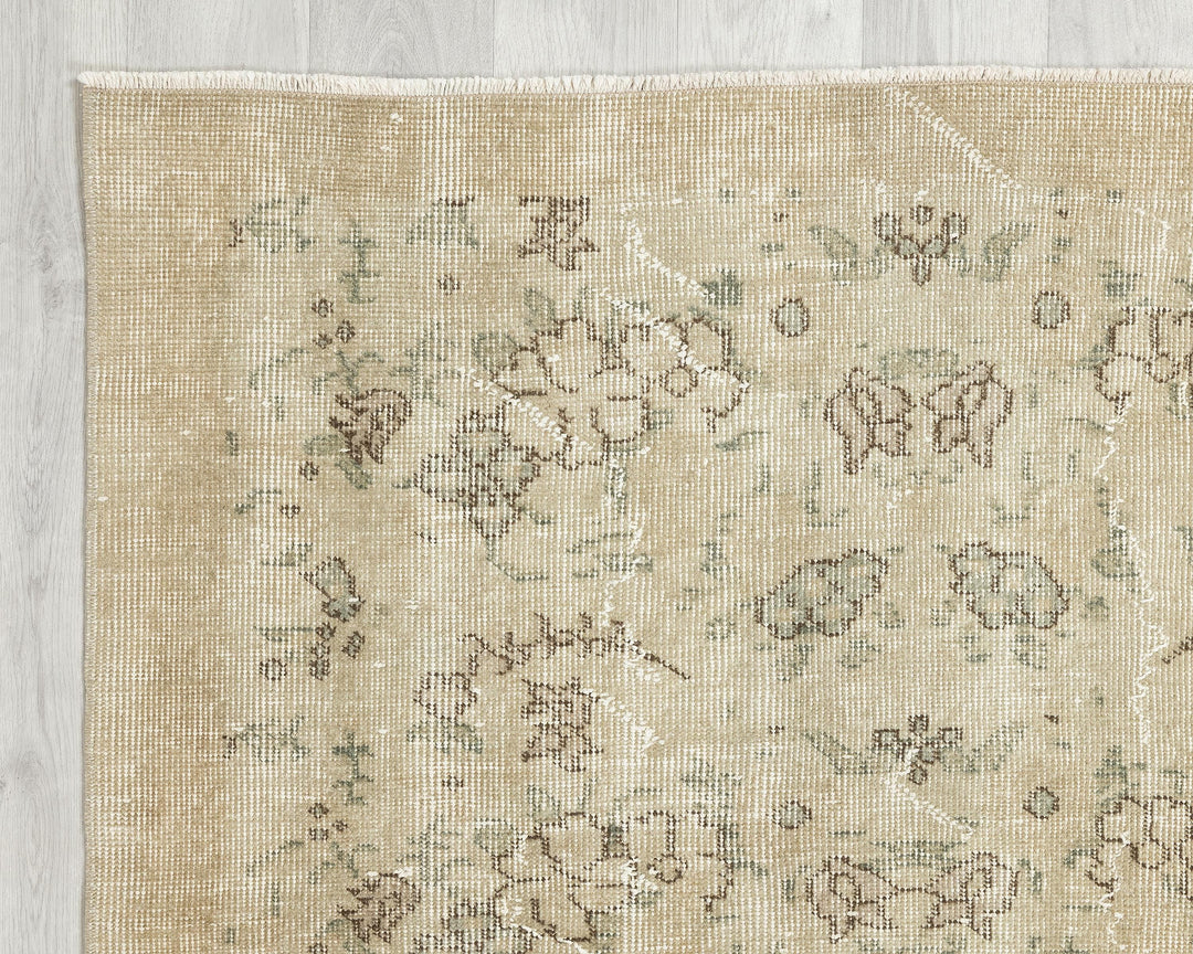 Beige Oushak Rug 6' 5" x 3' 8" | No. VR25140