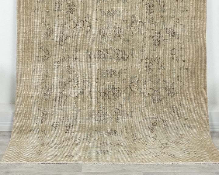 Beige Oushak Rug 6' 5" x 3' 8" | No. VR25140