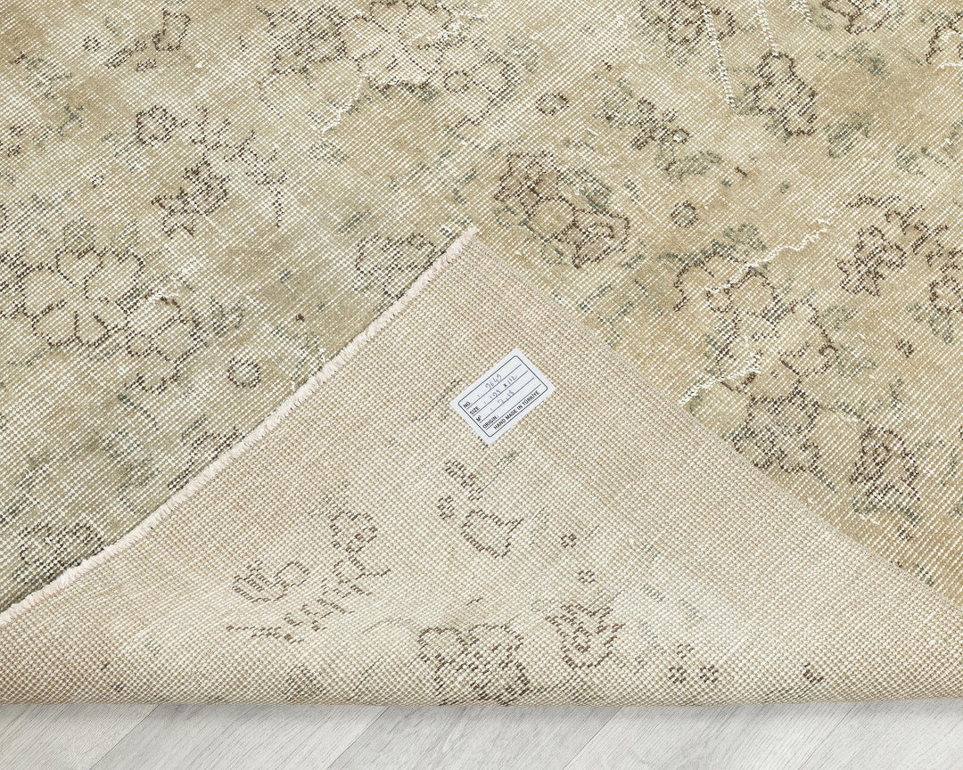 Beige Oushak Rug 6' 5" x 3' 8" | No. VR25140