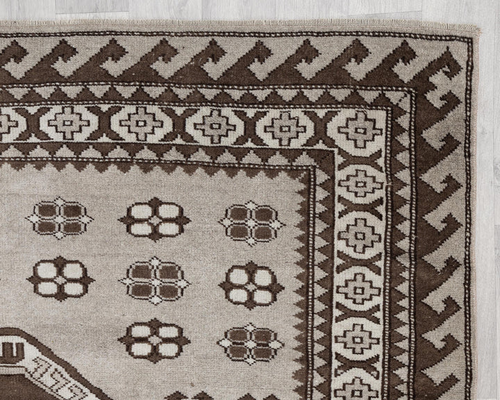 Brown Oushak Rug 8' 7" x 9' | No. VR81785