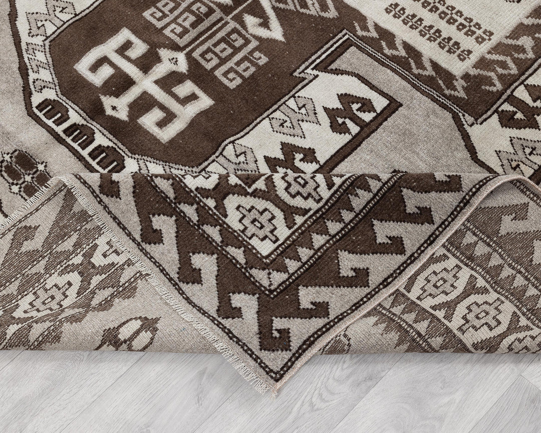 Brown Oushak Rug 8' 7" x 9' | No. VR81785
