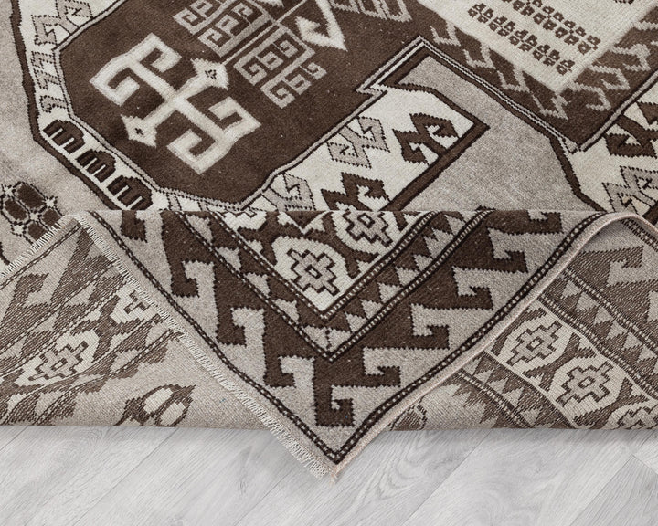 Brown Oushak Rug 8' 7" x 9' | No. VR81785