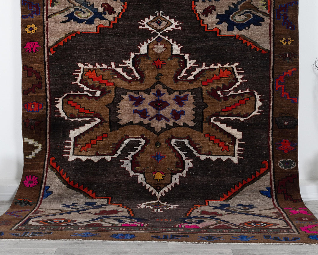 Brown Oushak Rug 6' 1" x 9' 2" | No. VR60337