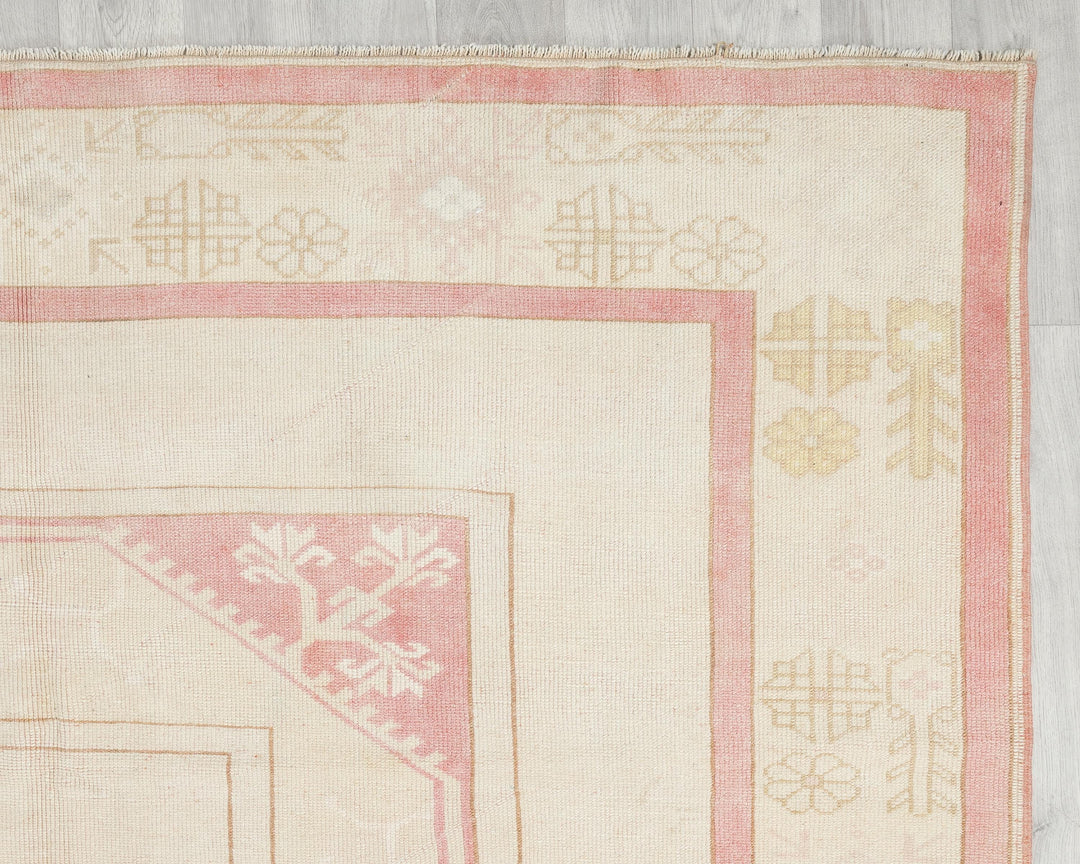 Neutral Oushak Rug 6' 6" x 10' 2" | No. VR71709