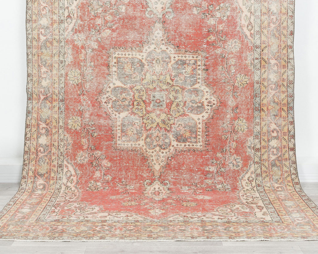 Red Oushak Rug 5' 7" x 9' 5" | No. VR93253