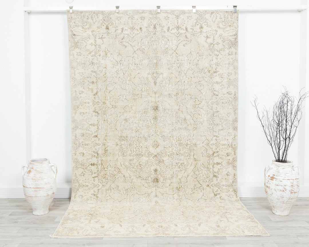 Beige Oushak Rug 9' 6" x 10' | No. VR76301