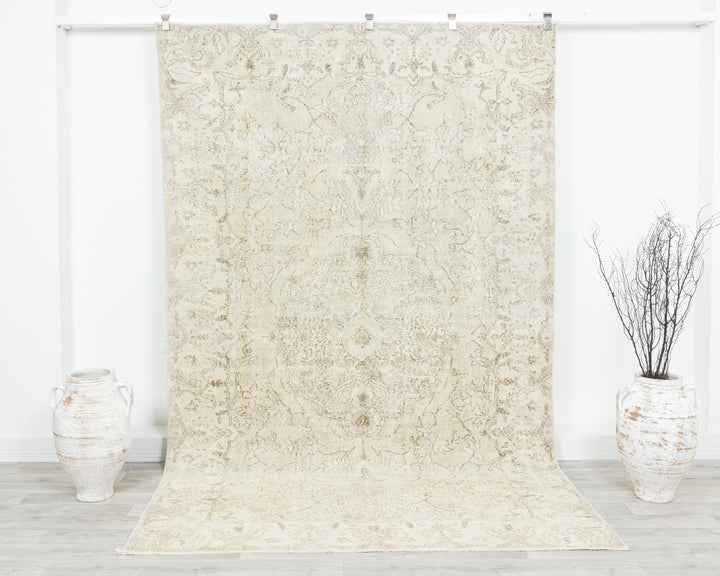 Beige Oushak Rug 9' 6" x 10' | No. VR76301