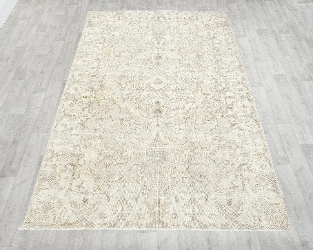 Beige Oushak Rug 9' 6" x 10' | No. VR76301