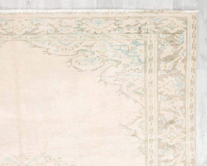 Beige Oushak Rug 5' 7" x 9' 5" | No. VR17412