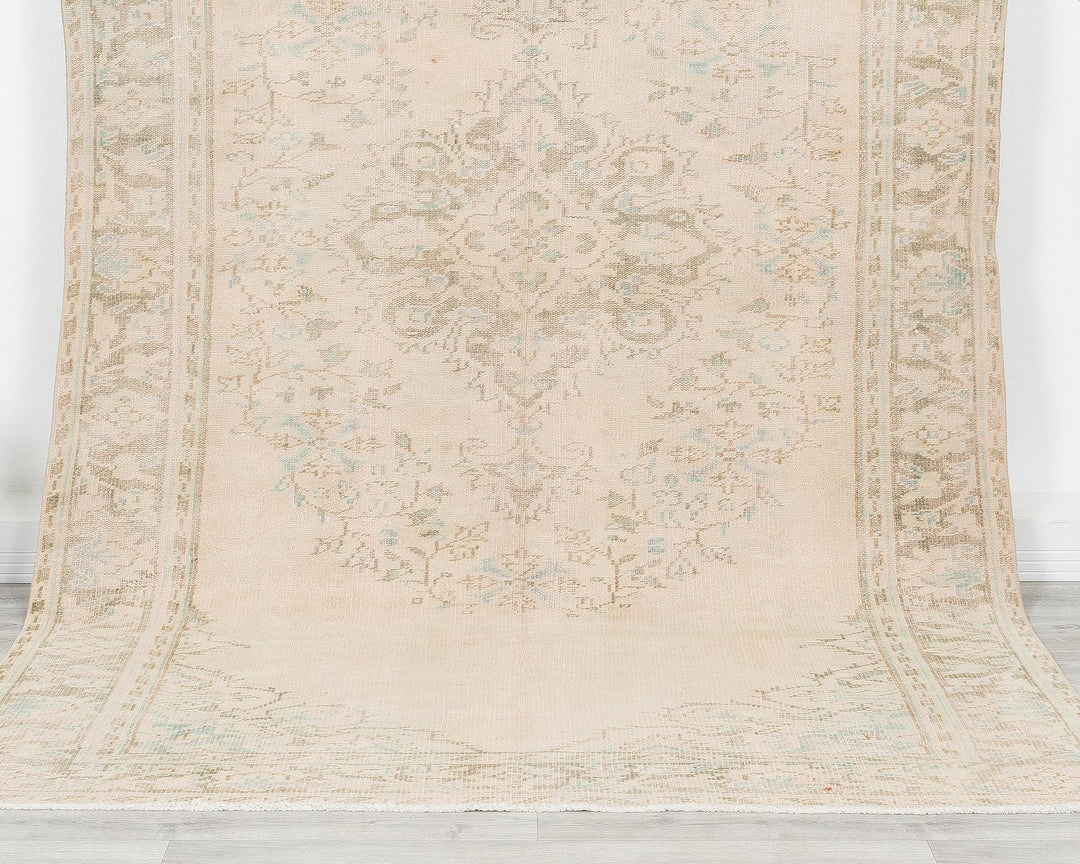Beige Oushak Rug 5' 7" x 9' 5" | No. VR17412