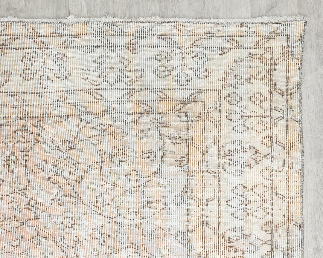 Beige Oushak Rug 6' 6" x 9' 10" | No. VR36503