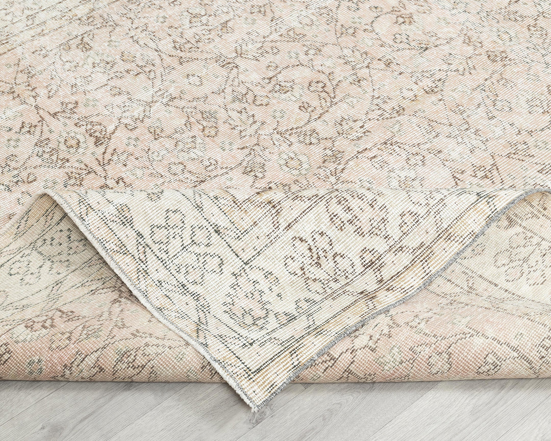 Beige Oushak Rug 6' 6" x 9' 10" | No. VR36503