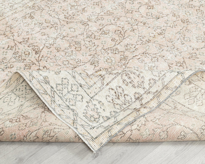 Beige Oushak Rug 6' 6" x 9' 10" | No. VR36503