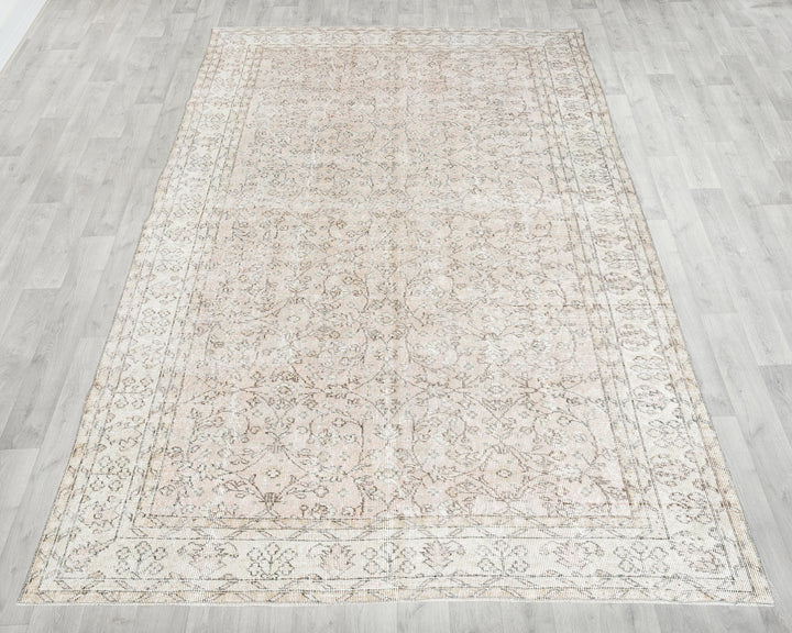 Beige Oushak Rug 6' 6" x 9' 10" | No. VR36503