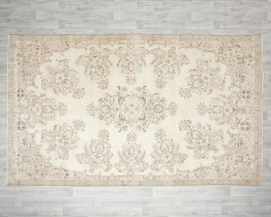 Beige Oushak Rug 6' 8" x 10' 7" | No. VR97161